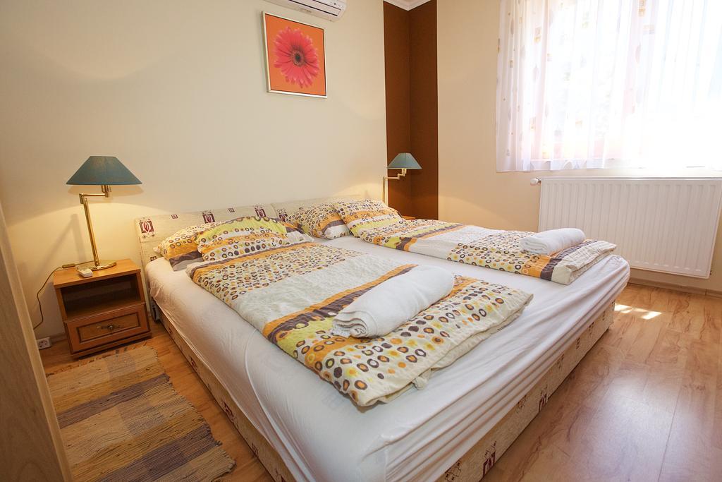 Zoli Apartmanok-Bródy 51-53 Hajdúszoboszló Exterior foto