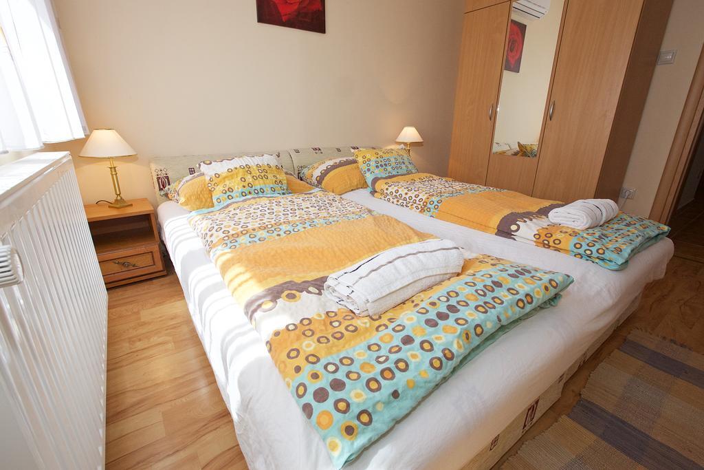 Zoli Apartmanok-Bródy 51-53 Hajdúszoboszló Exterior foto