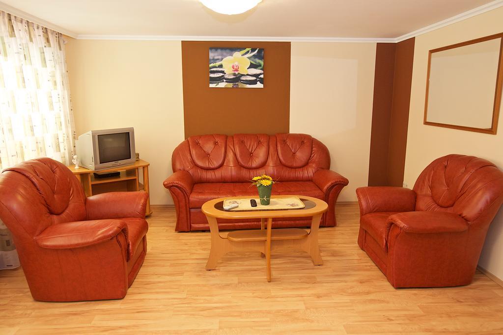 Zoli Apartmanok-Bródy 51-53 Hajdúszoboszló Exterior foto
