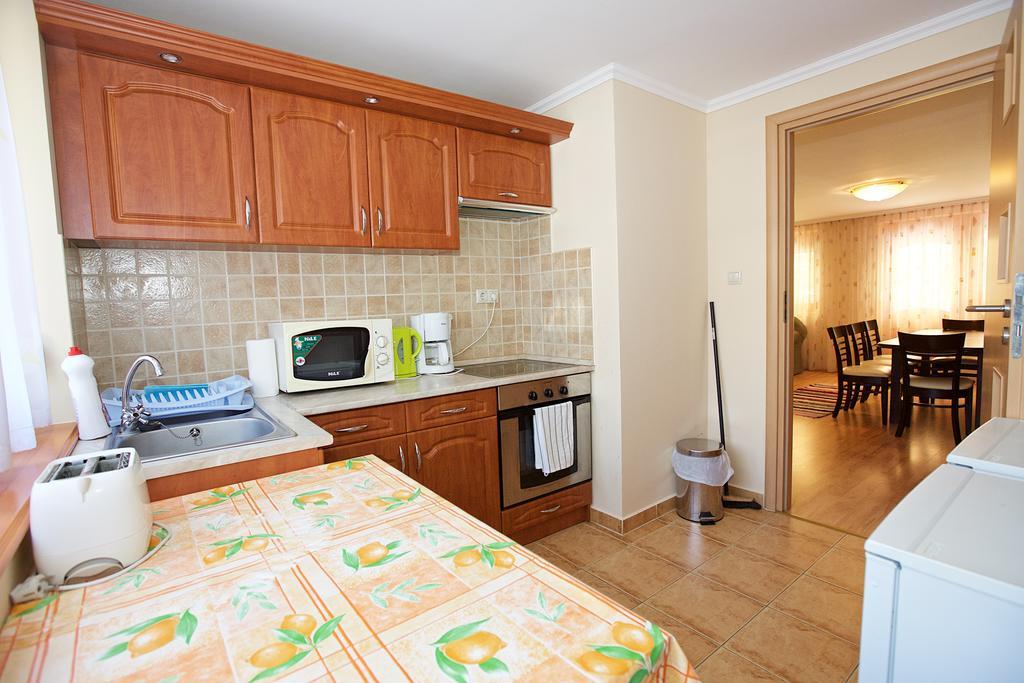 Zoli Apartmanok-Bródy 51-53 Hajdúszoboszló Exterior foto
