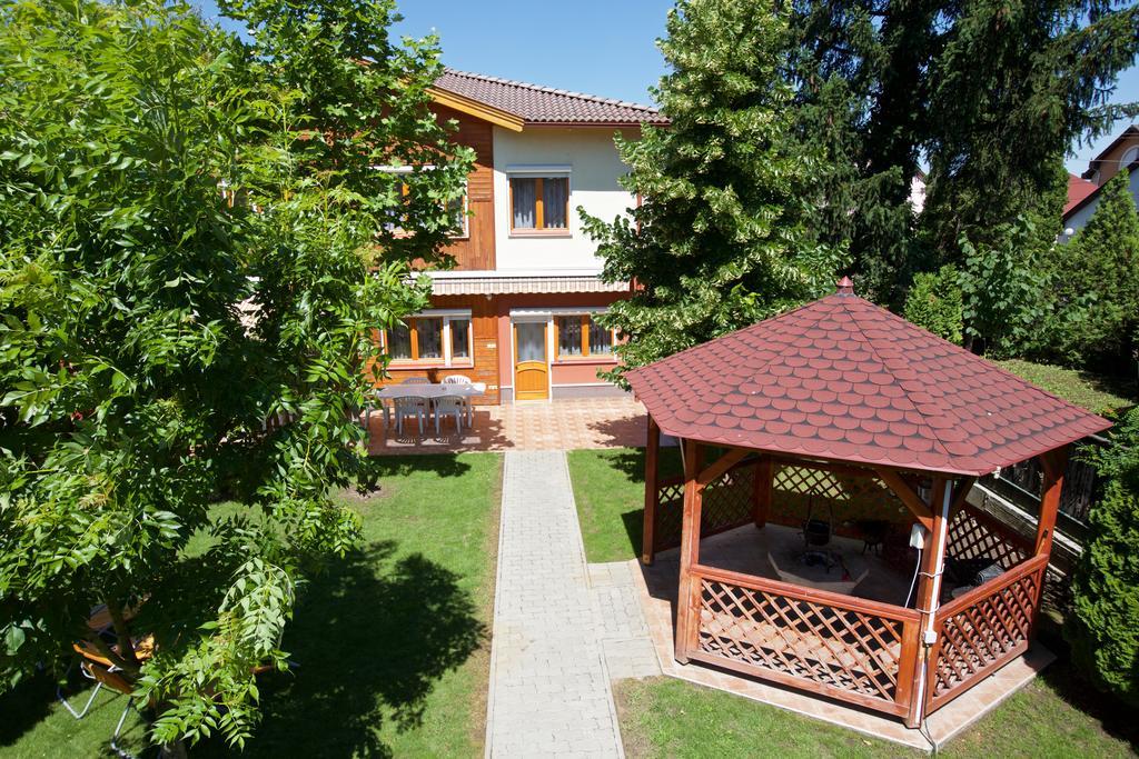 Zoli Apartmanok-Bródy 51-53 Hajdúszoboszló Exterior foto